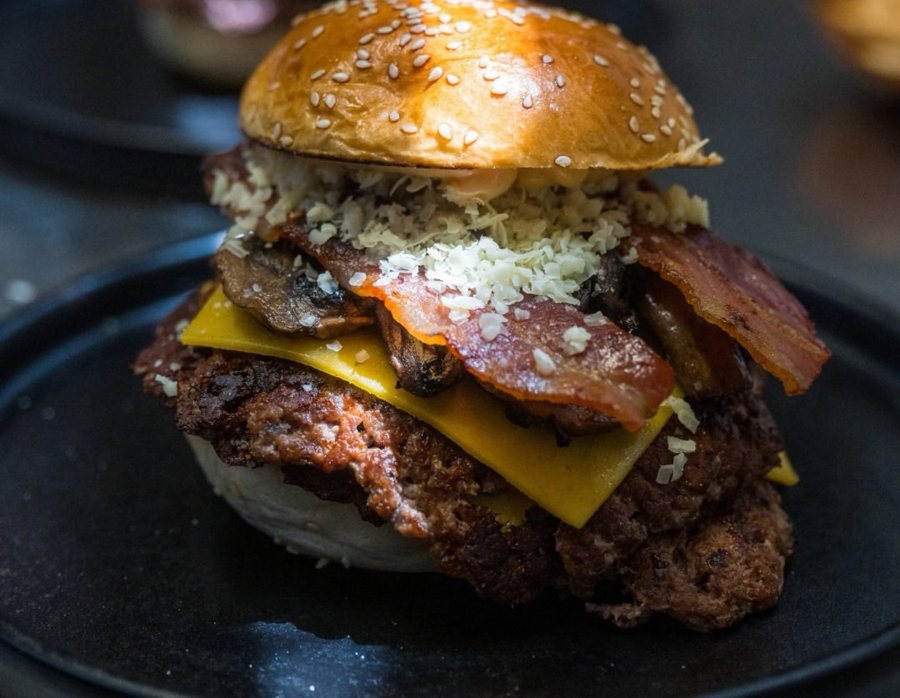 Bacon cheeseburger
